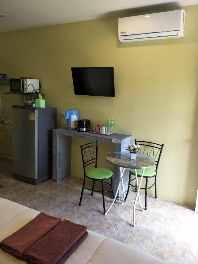 Airee Mini House Hostel Pantai Bang Tao Luaran gambar